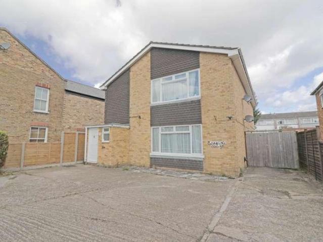 2 bed flat for sale