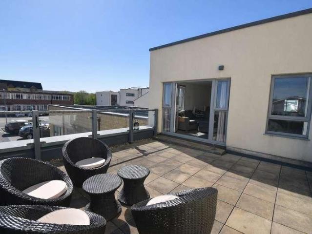 2 bed flat for sale