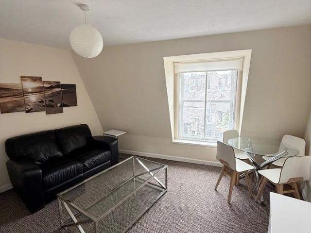 2 Bed Flat, Guild St, AB11
