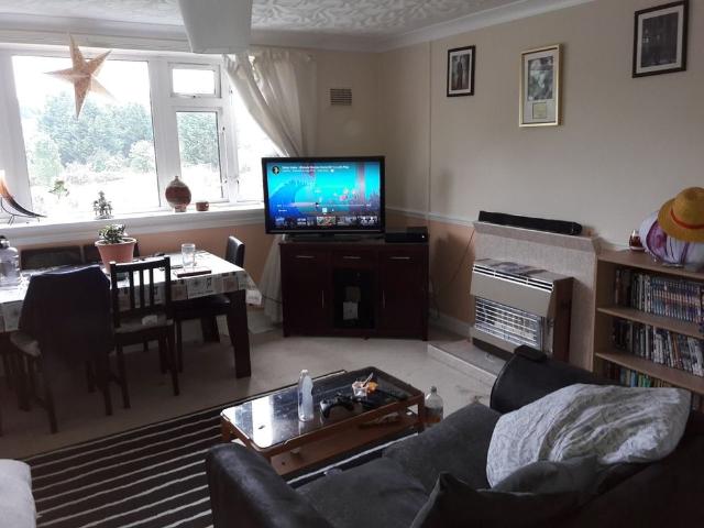 2 Bed Flat, Gill Ave, BS16