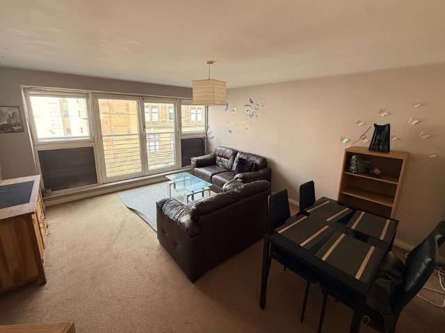 2 Bed Flat, Glasgow, G5