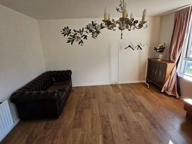 2 Bed Flat, Granton Court, G5