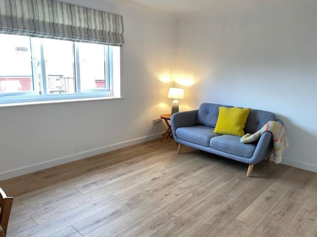 2 Bed Flat, Greton Close, M13