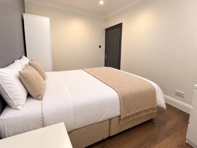 2 Bed Flat, Hainault Road, E11