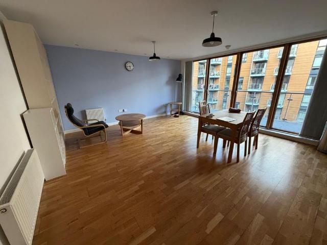 2 Bed Flat, Halcyon, RG1