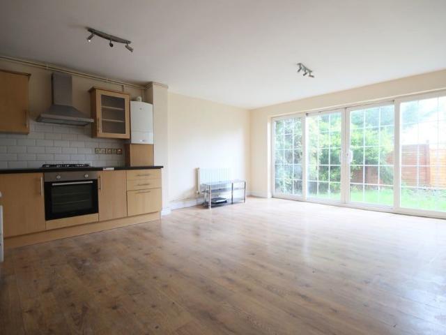 2 Bed Flat, Harrow View, HA1