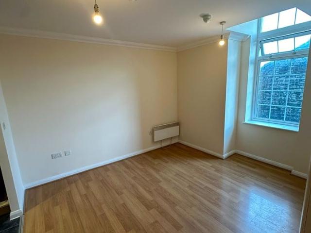 2 Bed Flat, Hatton Place, LU2