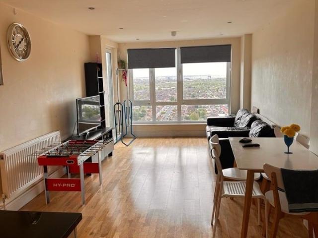 2 Bed Flat, High Street, IG1