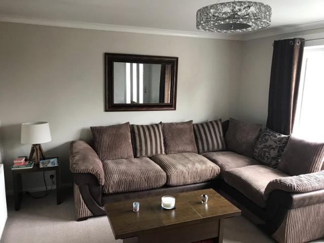 2 bed flat in Duddingston, LGBT friendly
