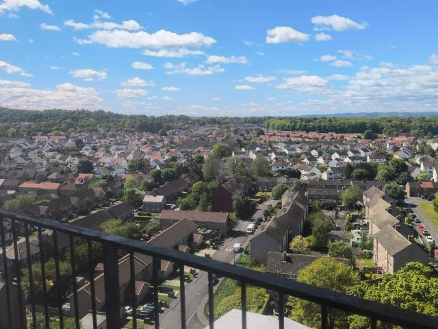 2 bed flat in Edinburgh