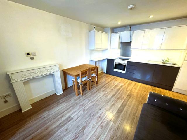 2 Bed Flat in Romford Town Centre £1775 Pcm