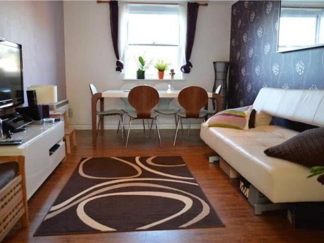 2 Bed Flat, Lynden Mews, RG2
