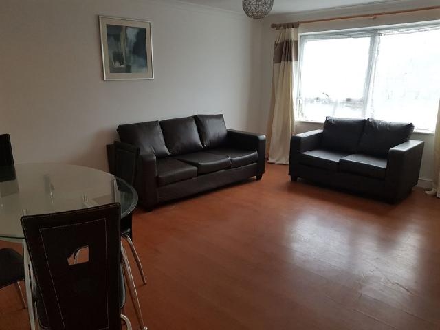 2 Bed Flat, Laburnum Court, HA1