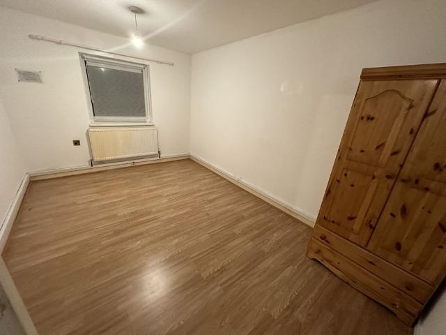 2 Bed Flat, Lenchs Green, B5