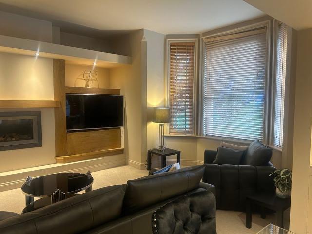 2 Bed Flat, Lenton Road, NG7