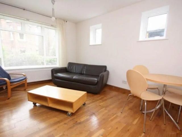 2 Bed Flat, Lichfield Gardens, TW9