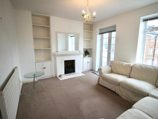 2 Bed Flat, Limes Gardens SW18
