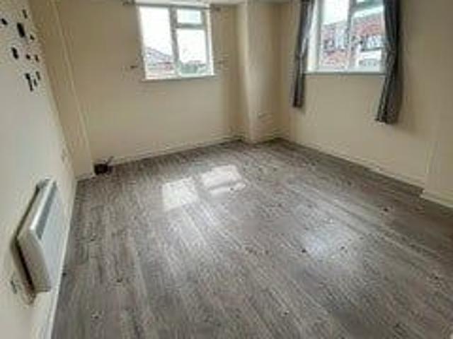 2 Bed Flat, Park Road, SO15