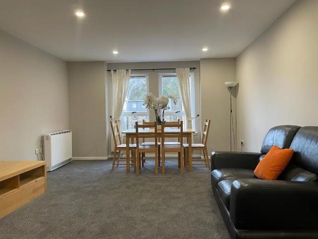 2 Bed Flat, Parkside Terrace, EH16