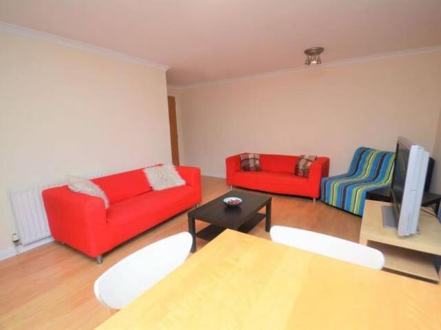 2 Bed Flat, Partick Bridge Street, G11