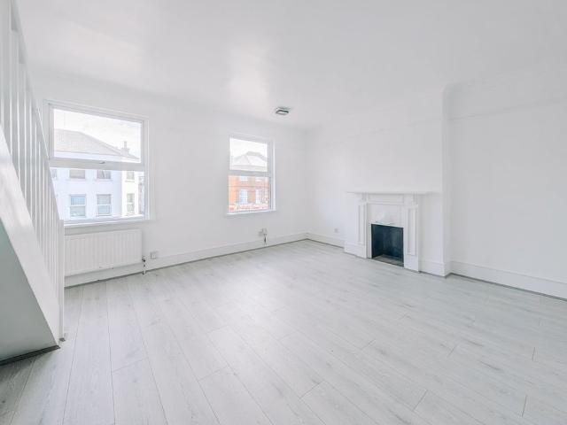 2 Bed Flat, Portland Road, SE25