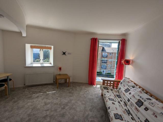2 Bed Flat, Quayside Mills, EH6