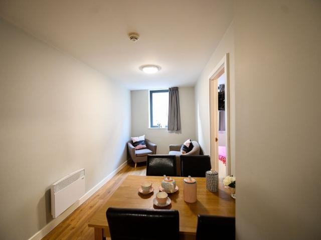 2 Bed Flat, Queen St, S1