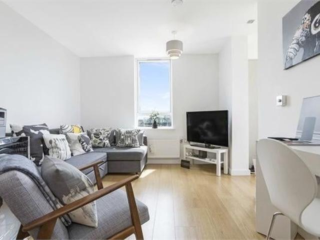 2 Bed Flat, Queens Court, SE16