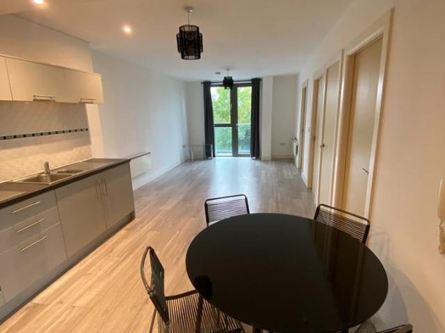 2 Bed Flat, Radcliffe House, M11