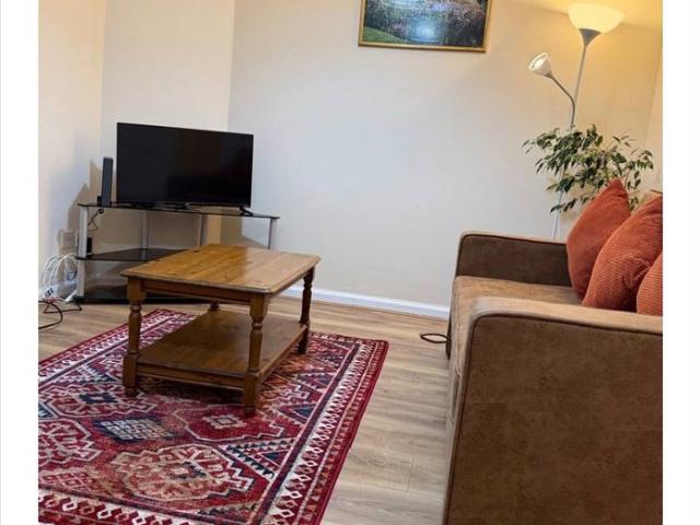 2 Bed Flat, Richmond Terrace, EH11