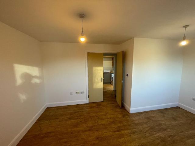 2 Bed Flat, Rickman Drive, B15