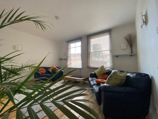 2 Bed Flat, Ribbon Factory, CV1