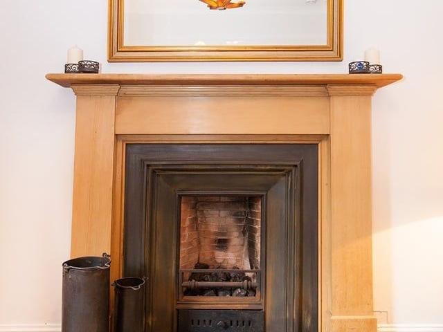 2 Bed Flat, Rosebank Cottages, EH3