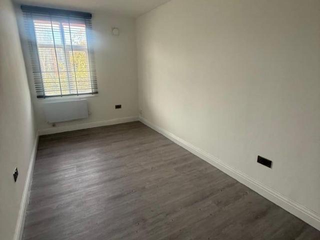 2 Bed Flat, Staines Road, TW4