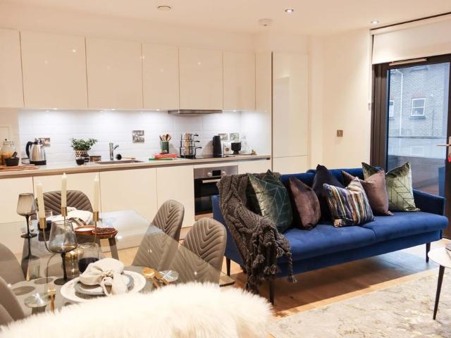 2 Bed Flat, Station Grove, HA0