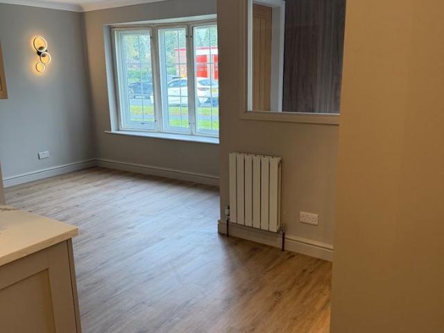 2 Bed Flat, Stonegate Road, LS17
