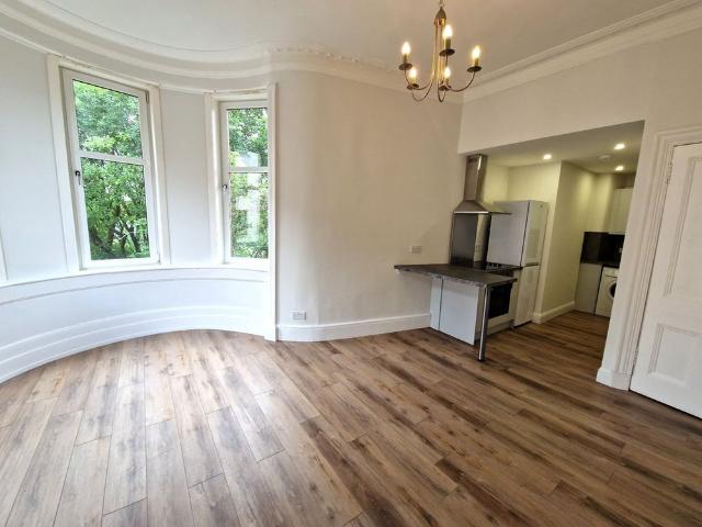 2 Bed Flat, Strathcona Drive, G13