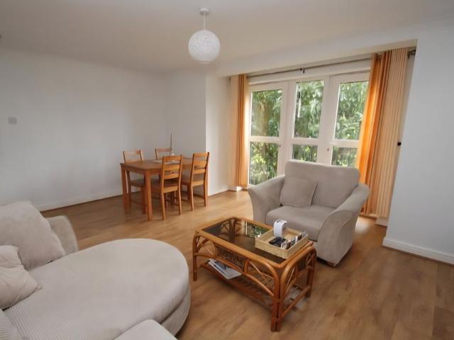 2 Bed Flat, Saracen Street, G22