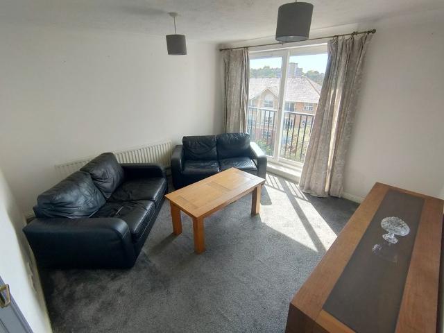 2 Bed Flat, Scarbrook Road, CR0