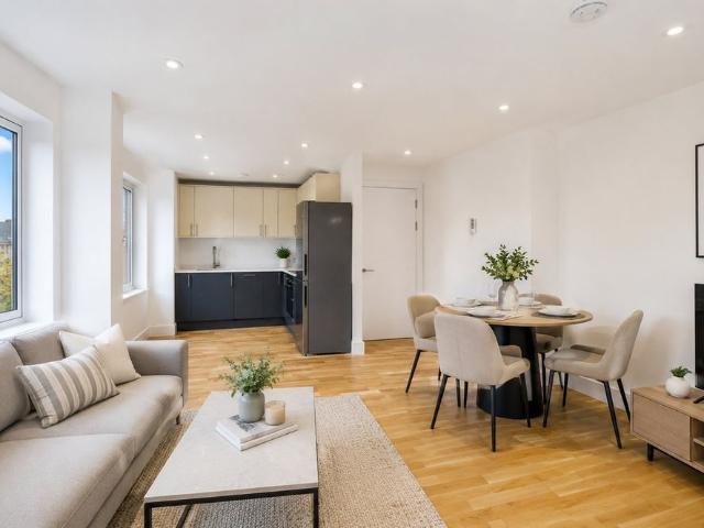 2 Bed Flat, Seven Sisters Road, N15