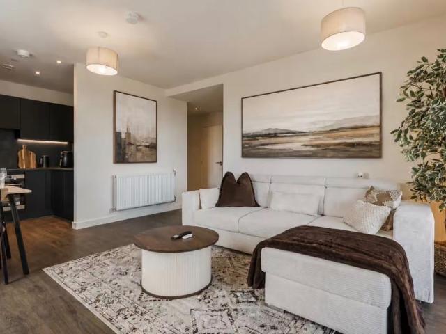 2 Bed Flat, Skyline, B1