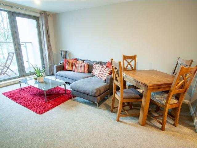 2 Bed Flat, Skyline, B1