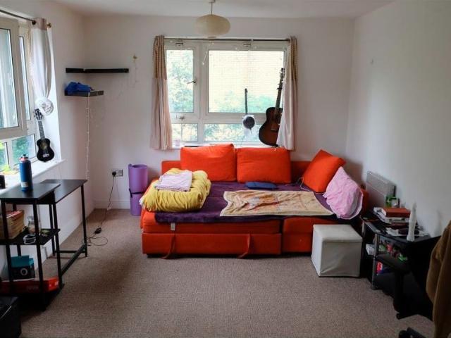 2 Bed Flat, Spectrum Tower, IG1
