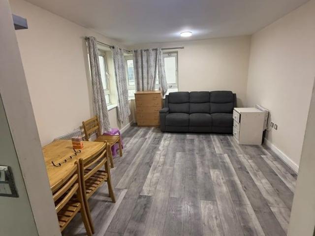 2 Bed Flat, Spectrum Tower, IG1
