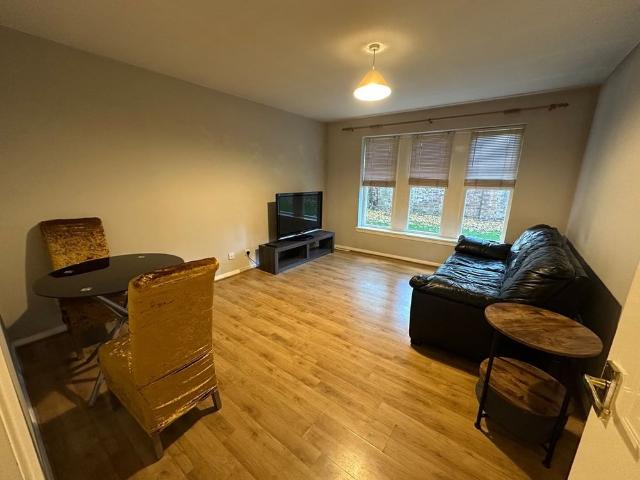 2 Bed Flat, Tytler Gardens, EH8