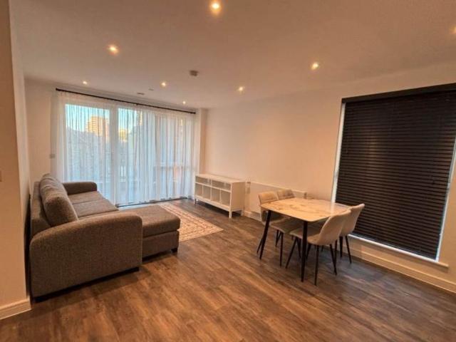 2 Bed Flat, Teal Point, IG11