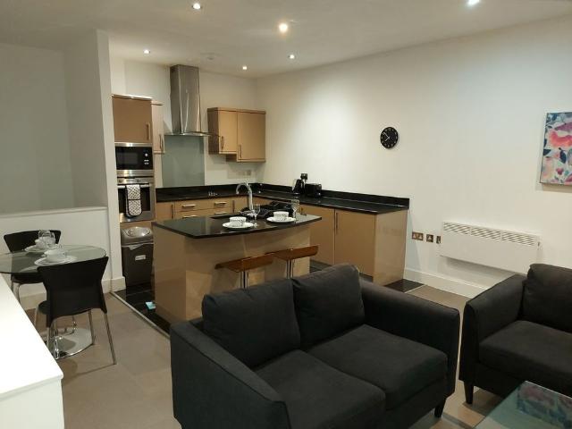 2 Bed Flat, The Axis, NG1