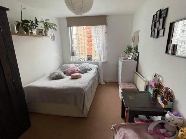 2 Bed Flat, The Blenheim Centre, TW3
