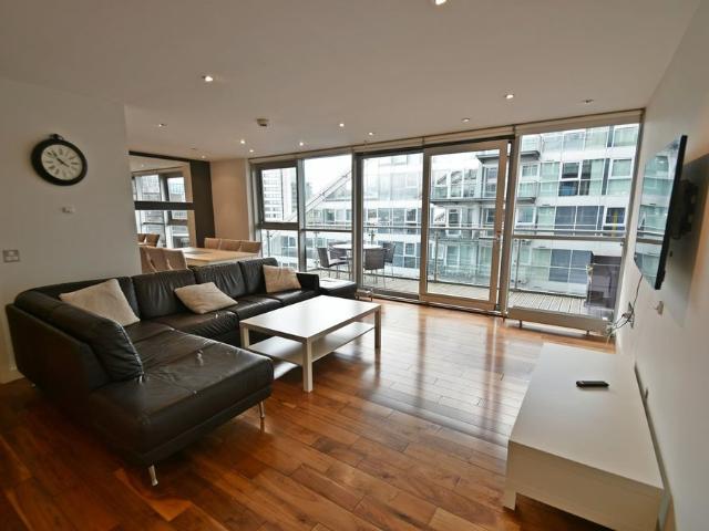 2 Bed Flat, The Edge, M3