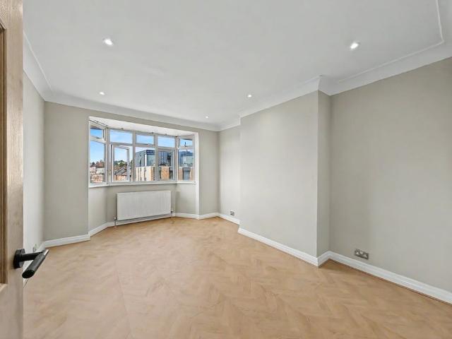 2 Bed Flat, Thurleigh House, SE21